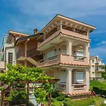 Ane Apartman Lopar