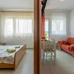 Ane Apartman *
