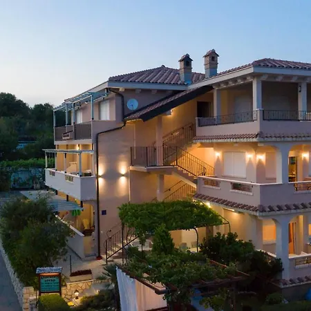 Ane Apartment Lopar