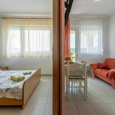 Ane Apartment *
