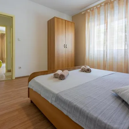 Ane Apartment *