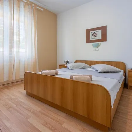 Apartment Ane Lopar